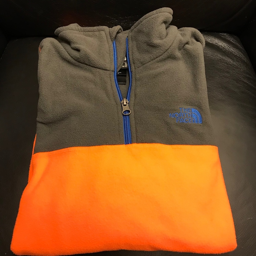 The North Face Sweatshirt Youth Fleece with Hoodie, Size XL 18/20